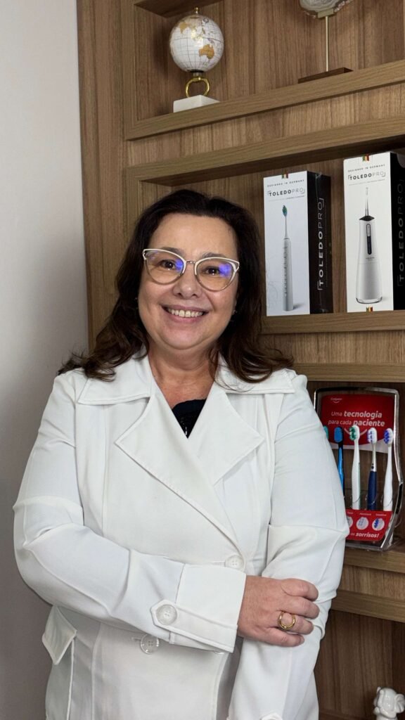 Dra. Ana Vidolin na recepção do consultório no Socorro, em Mogi das Cruzes