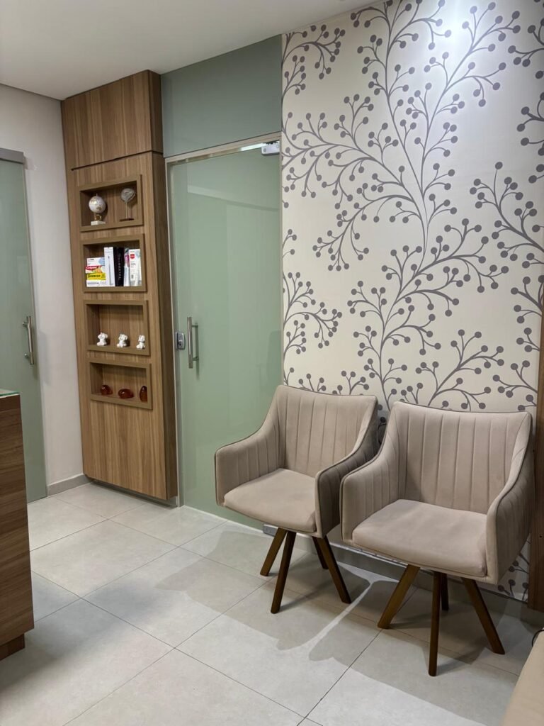 Recepção do consultório da Dra. Ana Vidolin, no bairro Socorro, em Mogi das Cruzes